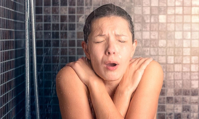 Οκτώ οφέλη για την υγεία από το κρύο ντους (εικόνες)